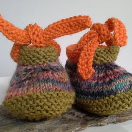 Pure Hand Dyed New Wool  Baby Booties 3-6 months