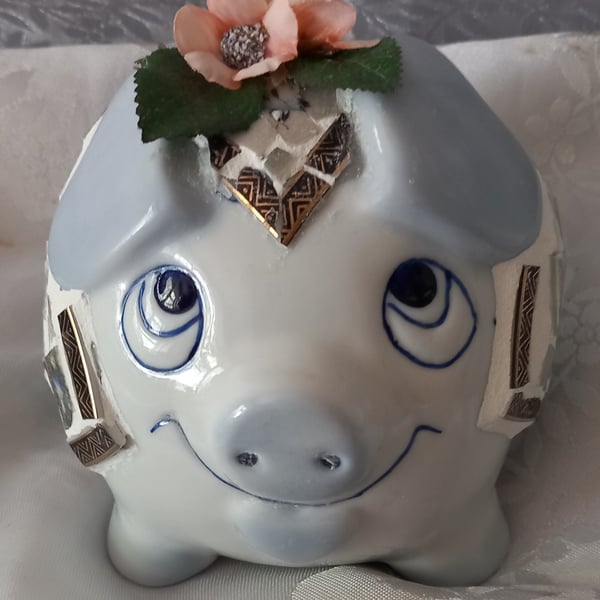QUIRKY PIG in Blanket. Mosaicked money box, Piggy Bank. Collectable and fun.