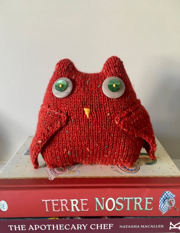 Knitted red library decoration owl