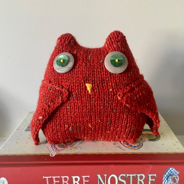 Knitted red library decoration owl