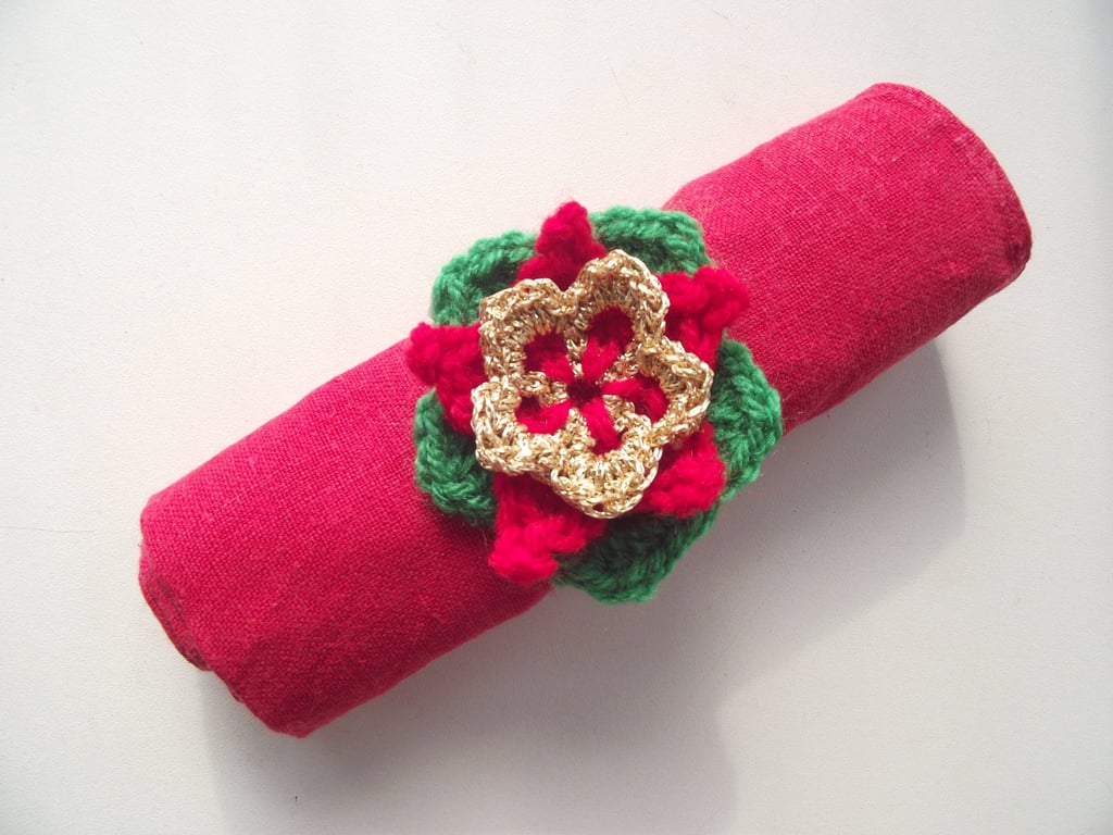 Christmas Napkin Rings, Set of 6, Red, Green, Gold, Crochet 