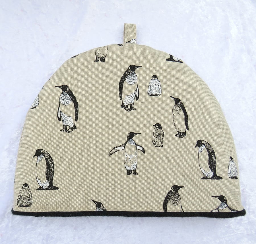   Tea cosy, to fit a 3 cup teapot, penguins