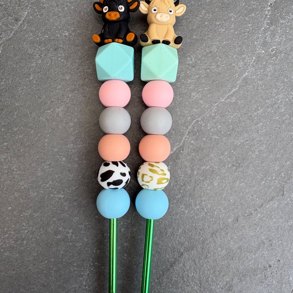Cow silicone beaded crochet hook 4mm
