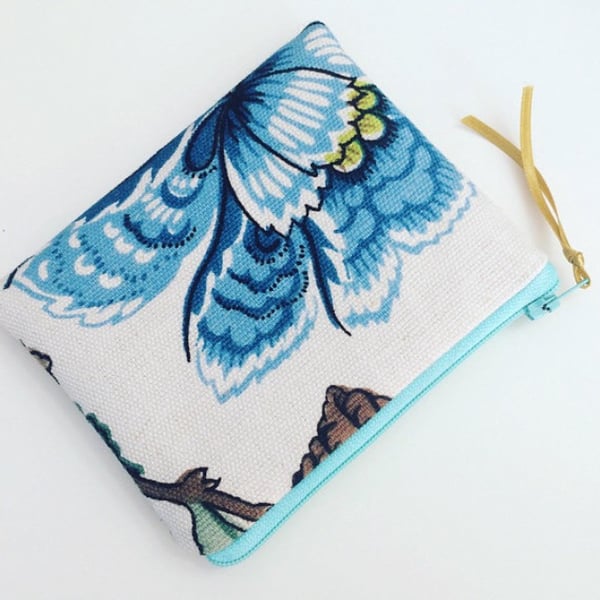 SALE Vintage Floral Print Coin Purse