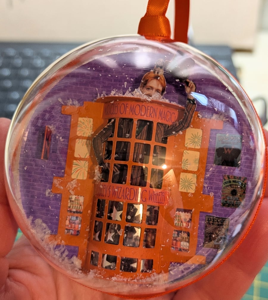 Wizard joke shop - bauble decoration