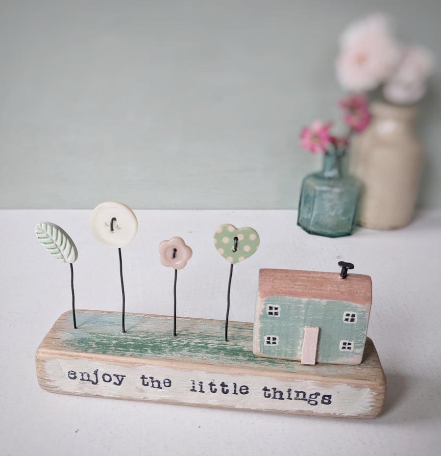 Little Wooden House with Clay & Button Garden 'Enjoy the little things'
