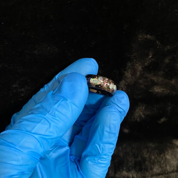 Resin ring with small and large glitter