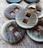 34.5mm 54L Square hole button in 2 colours - Image 2