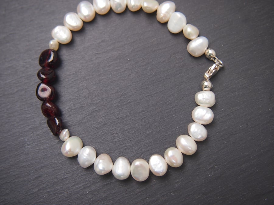 Freshwater pearl, garnet and sterling silver bracelet