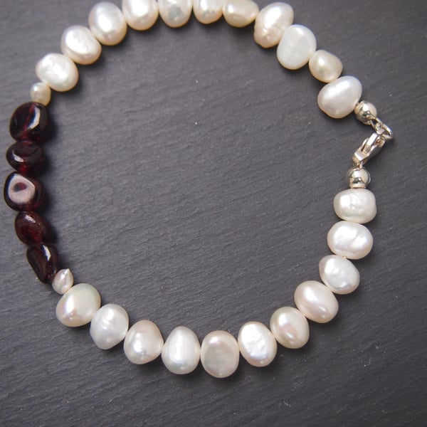 Freshwater pearl, garnet and sterling silver bracelet