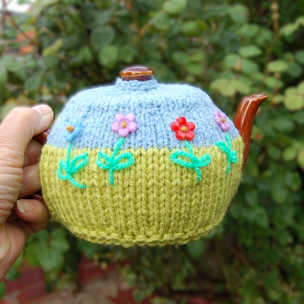 Tea cosy - to fit a small  teapot, knitted tea cosy - flower border