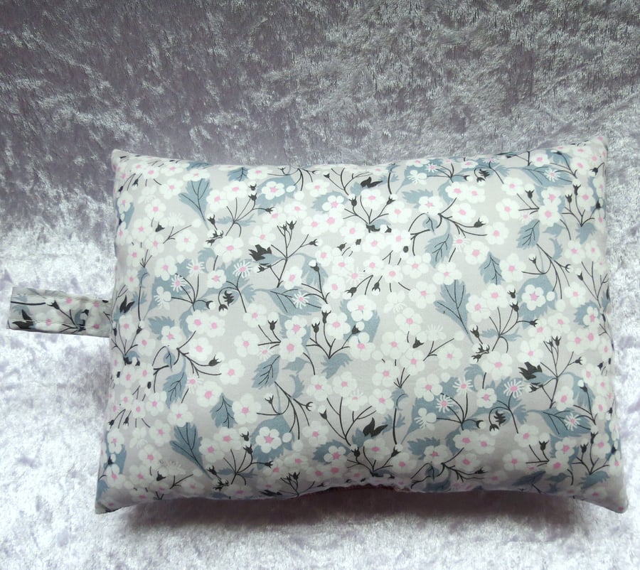 Mouse wrist rest.  Wrist support.  Made from Liberty Tana Lawn.