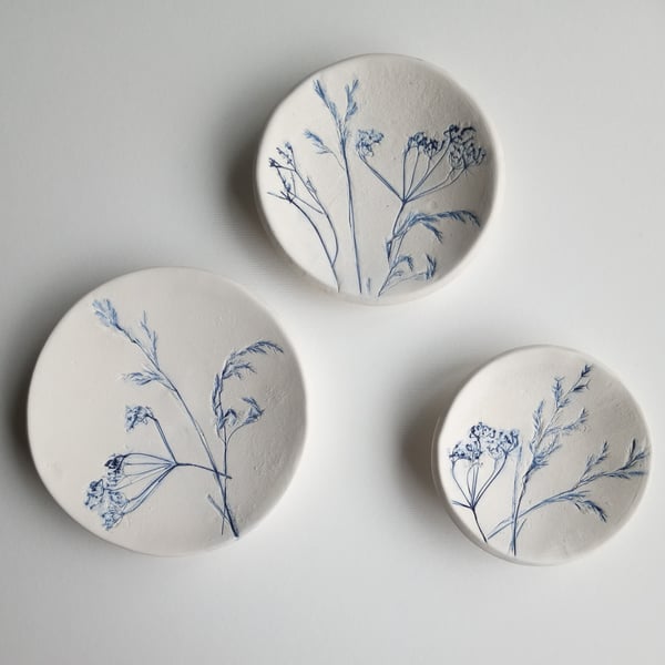 Set of 3 ceramic trinket bowls 