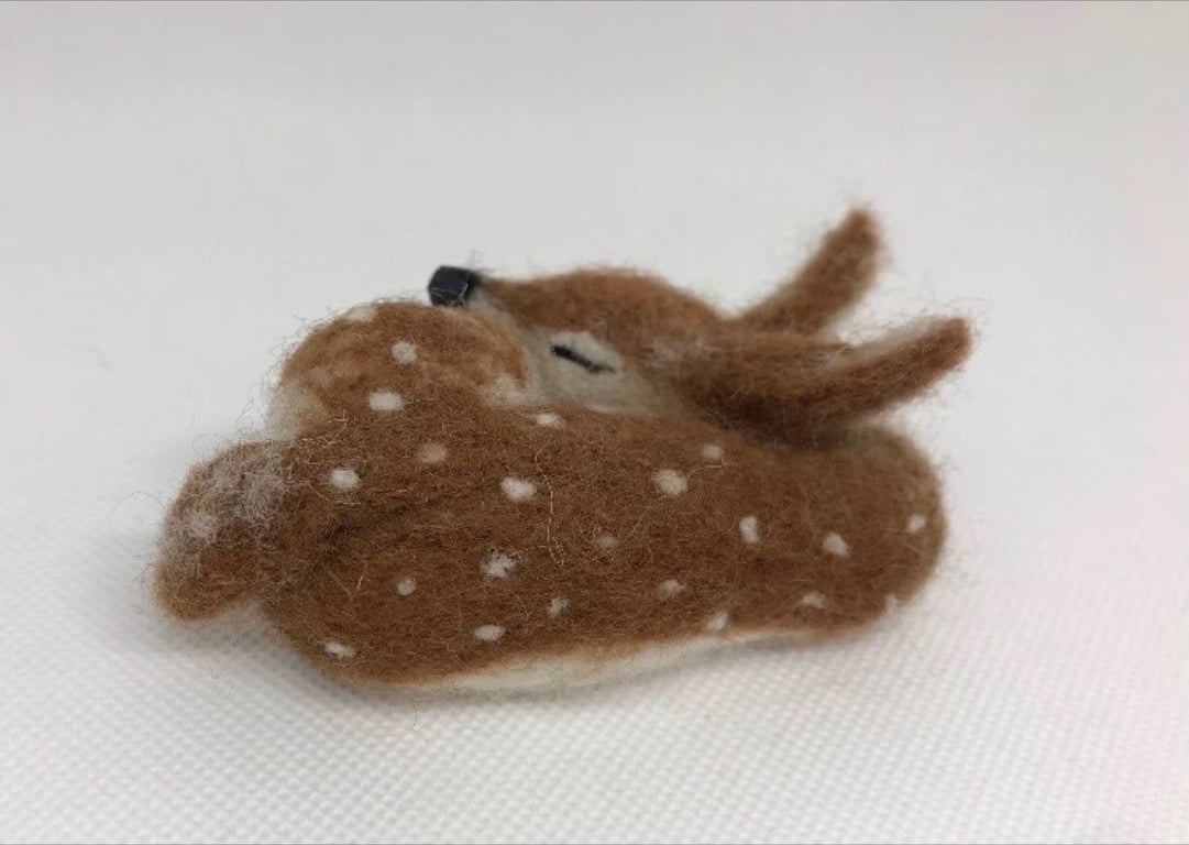 Felted Fawn - Needle Felted Fawn - Sleeping Fawn - Christmas Decoration 