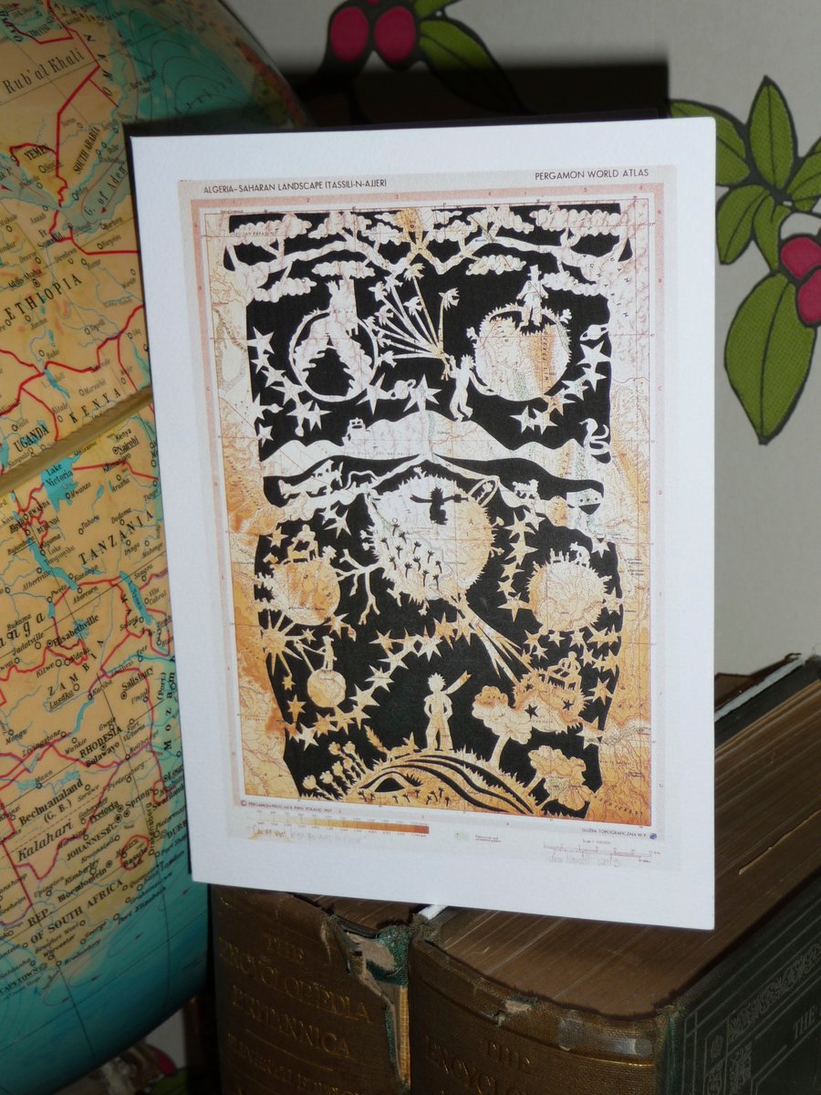 "On ne Voit bien qu'avec le Coeur", Greeting card papercut on vintage map