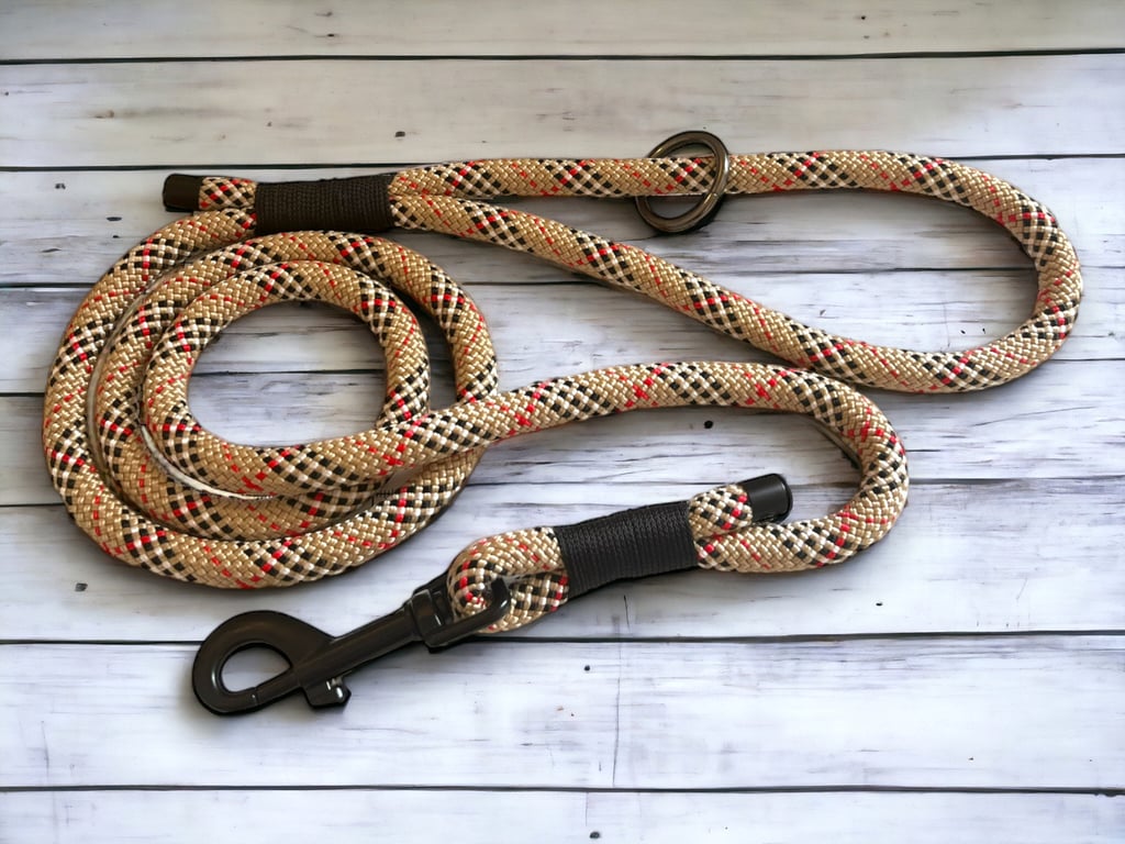 Furberry Pattern Paracord Dog Lead: Handmade Strong Rope Leash