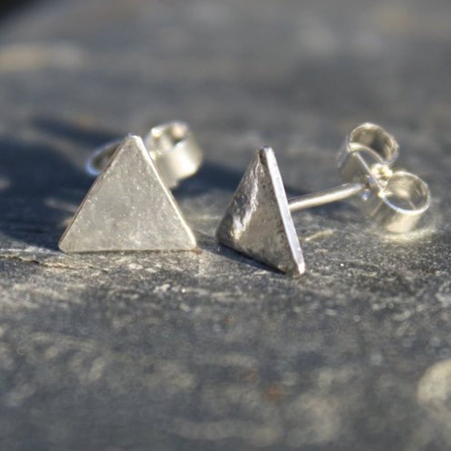 Tiny textured studs Triangles