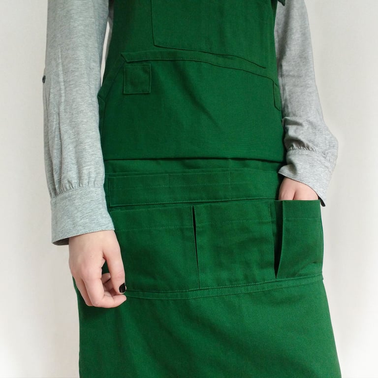 Green Woodwork Apron with Lots of Pockets. Unisex.