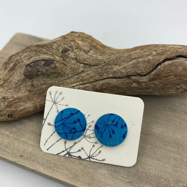 Turquoise and navy anodised aluminium cow parsley circle stud earrings