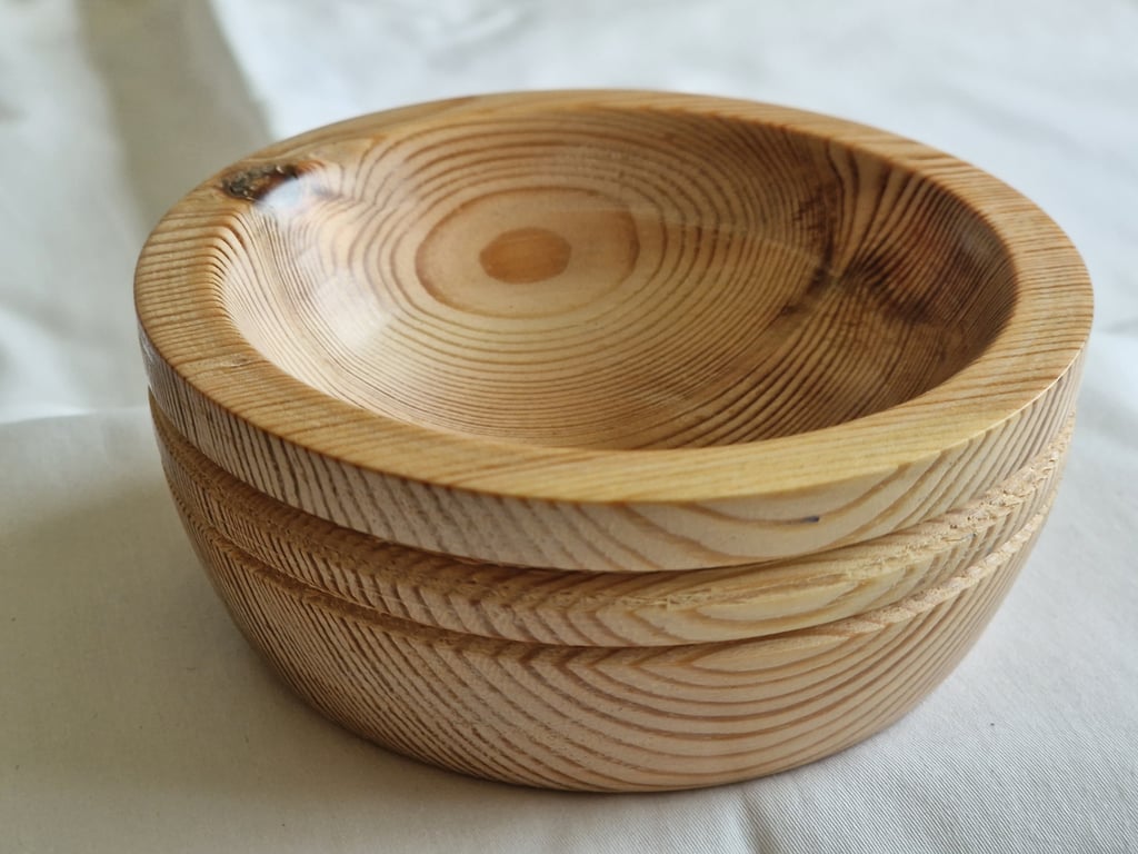 Pine wood dish