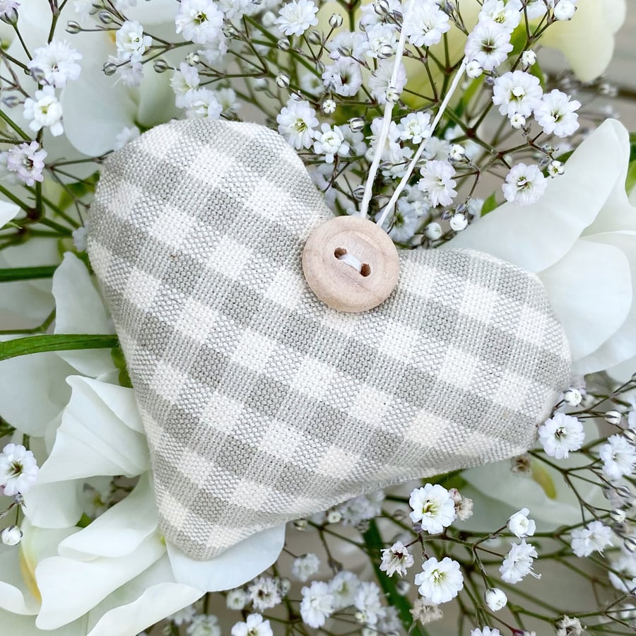 GINGHAM  HEART - taupe and white, short shape
