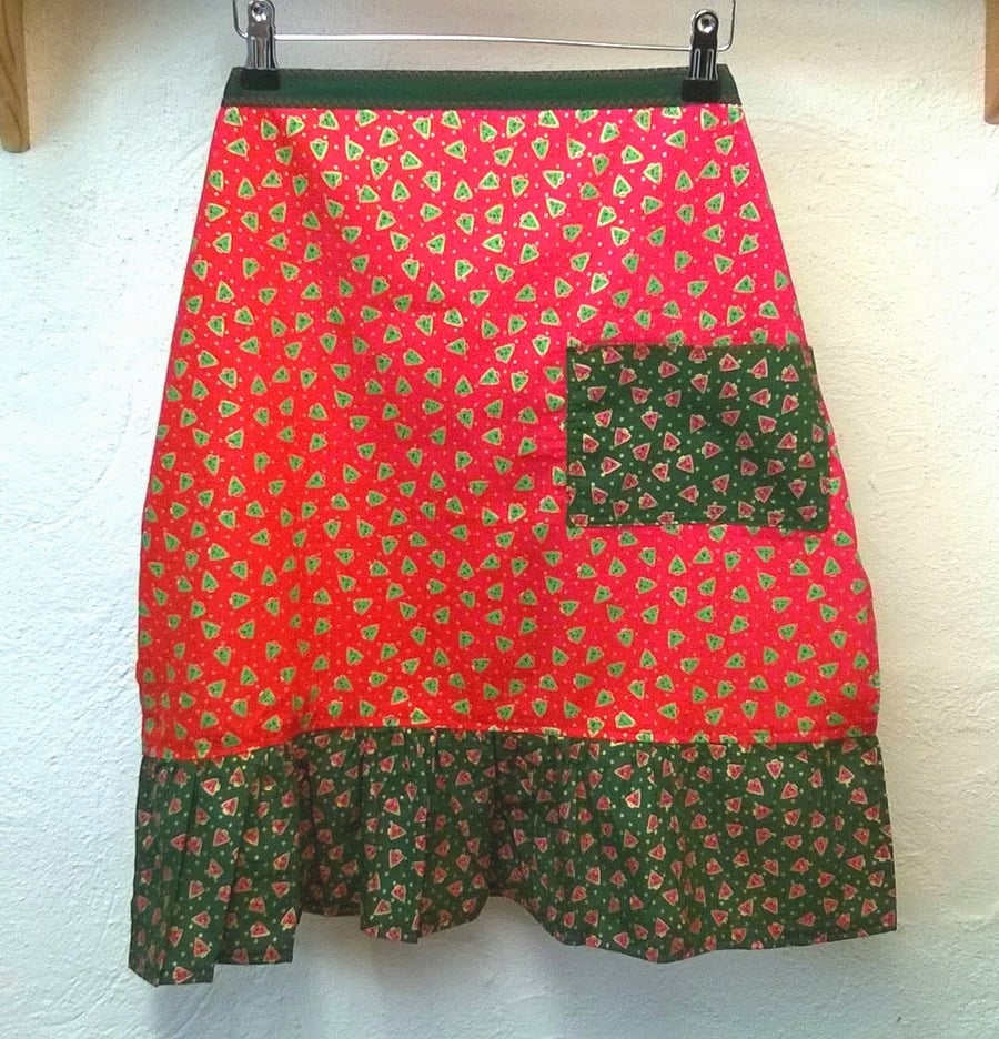 Christmas Apron in red and green, christmas tree pattern