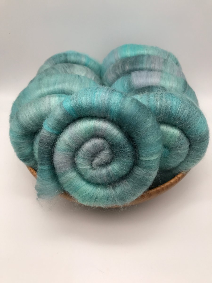 Spearmint hand blended rolags Merino & Tussah Silk - approx 100g