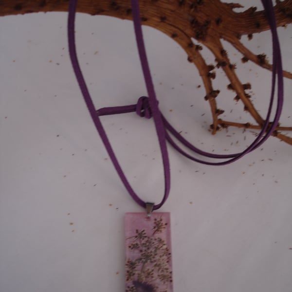 garden & hedgerows resin pendant