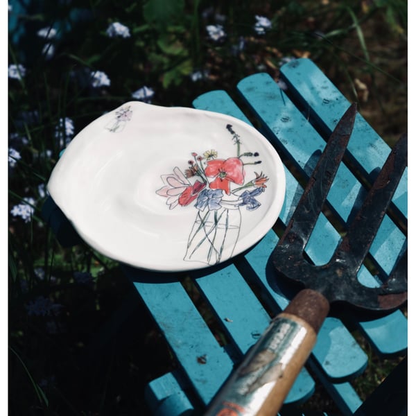 The Saucer - Summer Series
