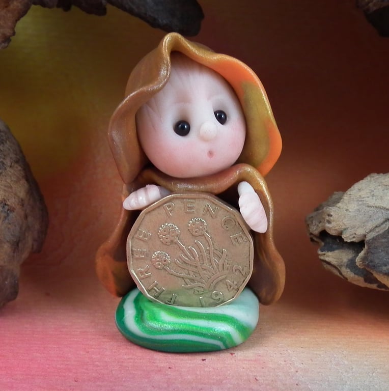 Tiny Thrupenny Bit Gnome 'Walter' with 1942 wartime threepenny piece OOAK Sculpt