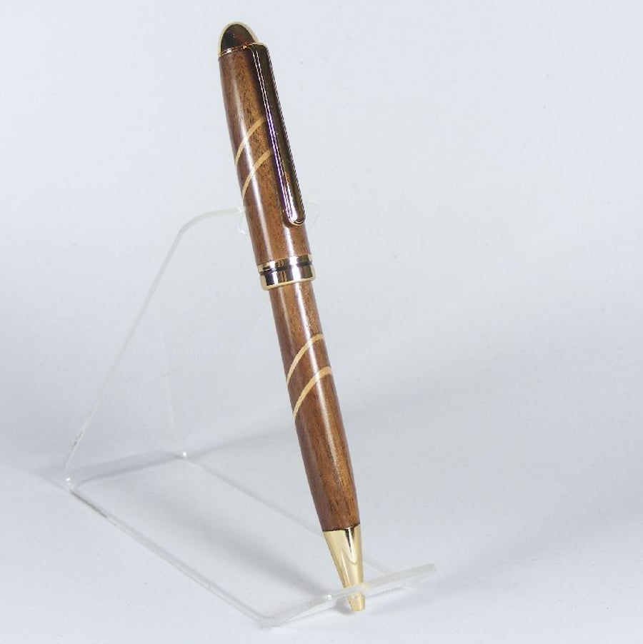 'American Black Walnut pen with Sycamore accents' (P019)