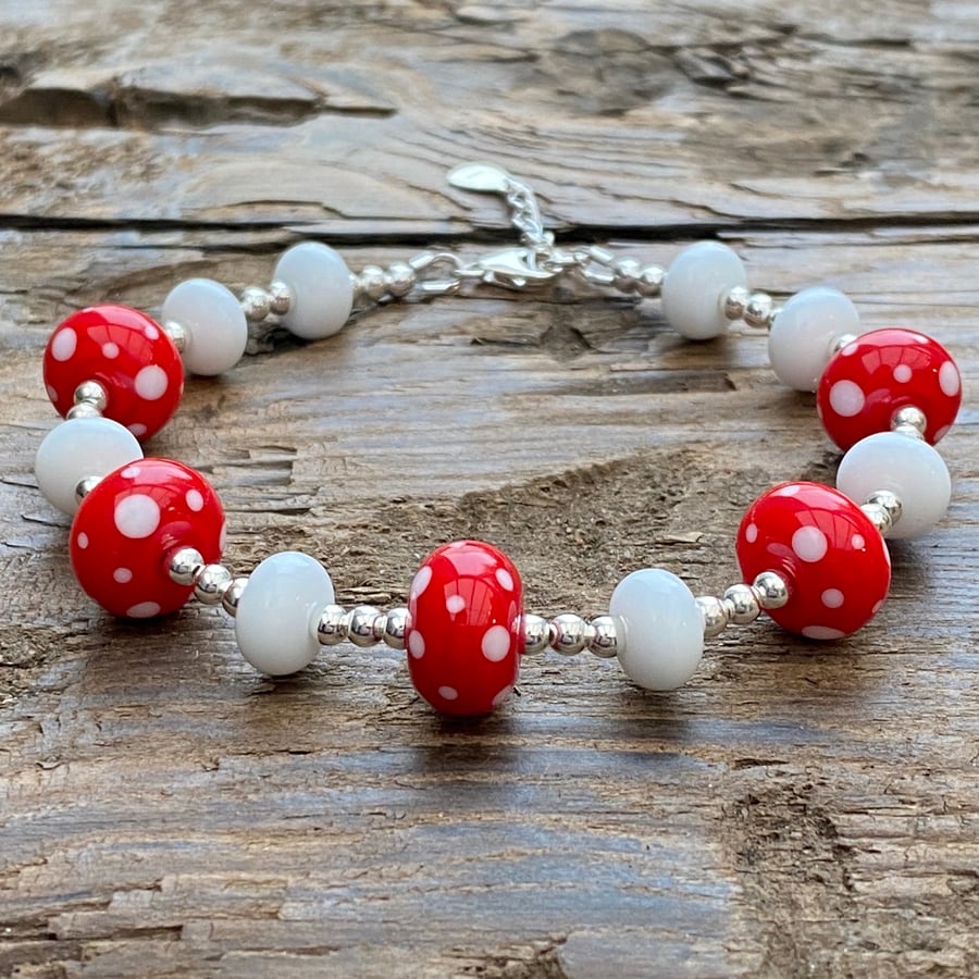 Red And White Lampwork Glass & Sterling Silver Bracelet. 