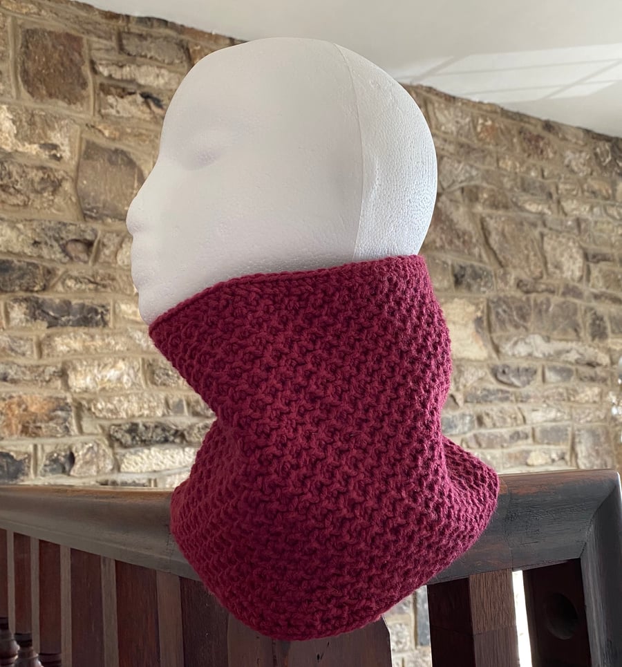 Women’s burgundy cowl, snood 