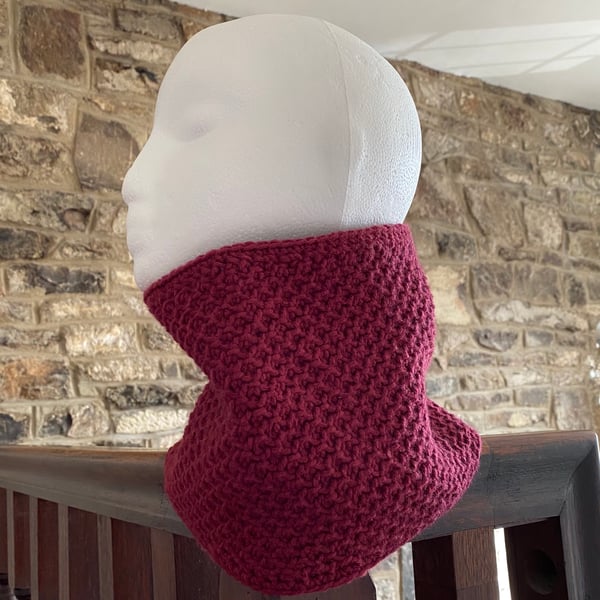 Women’s burgundy cowl, snood 