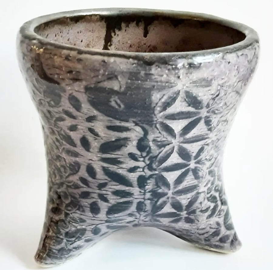 Three Legged Houseplant Holder  