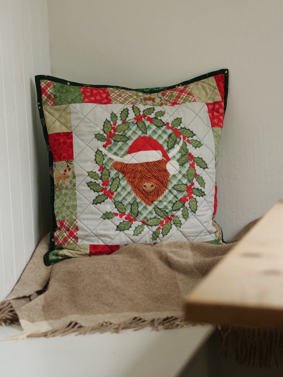 Christmas Highland Cow - Cushion Cover