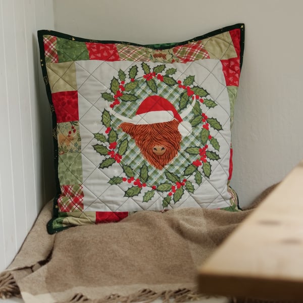 Christmas Highland Cow - Cushion Cover