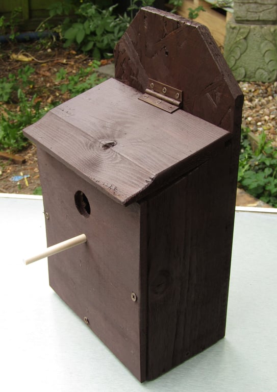 Brown Wooden Blue Tit & Great Tits Wild Bird Nesting Box Nest Garden House