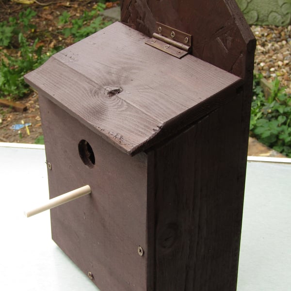 Brown Wooden Blue Tit & Great Tits Wild Bird Nesting Box Nest Garden House