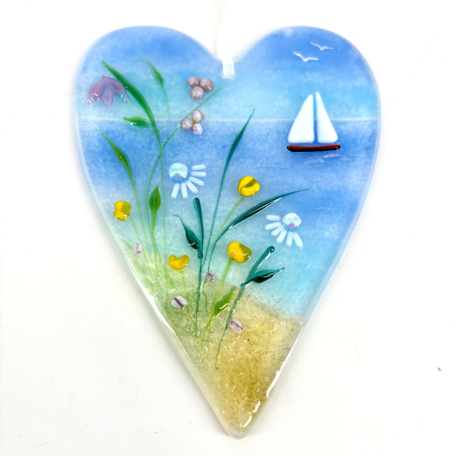 Glass Heart with Pretty Sea Scene & Delicate Flowers