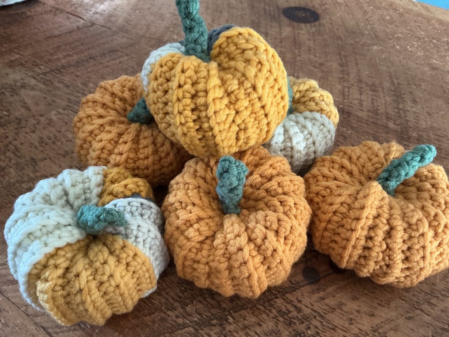 Crotchet pumpkins 