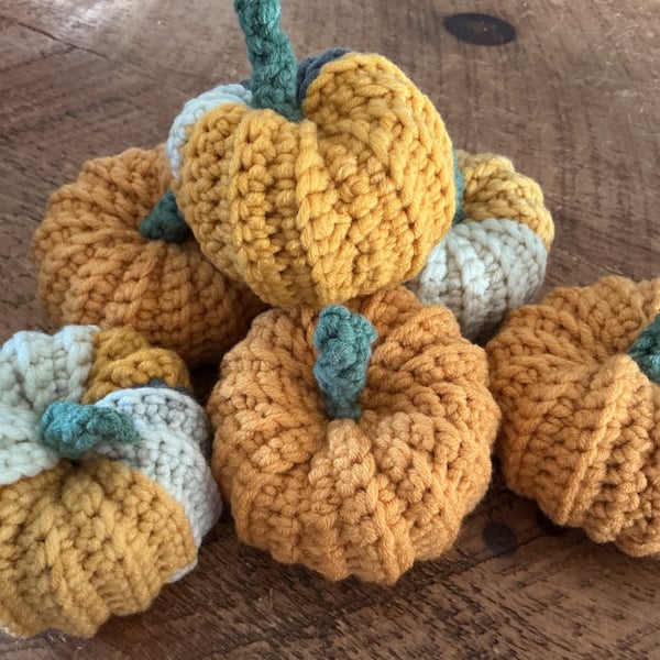 Crotchet pumpkins 