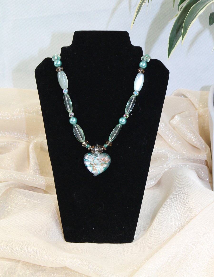 EL23 Glass Heart Pendant Necklace