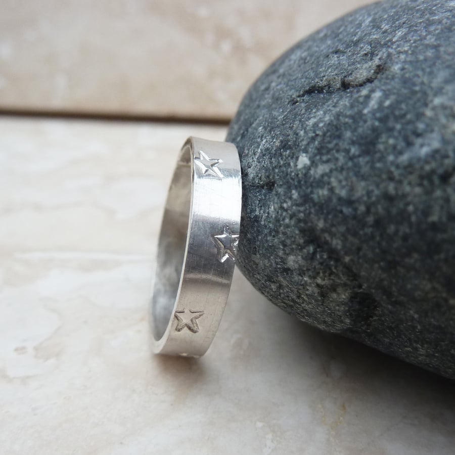 Sterling Silver 3mm Wide Star Stamped Ring - UK Size N - RNG008