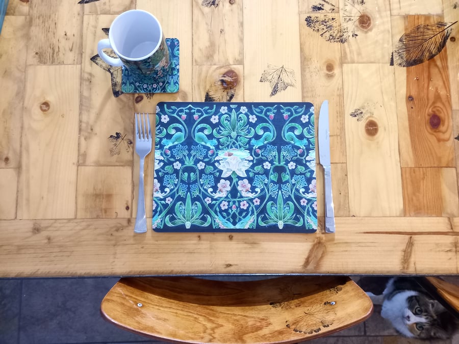 Cat Table placemat - "That Aint a Strawberry Thief" - Arts and Crafts style 