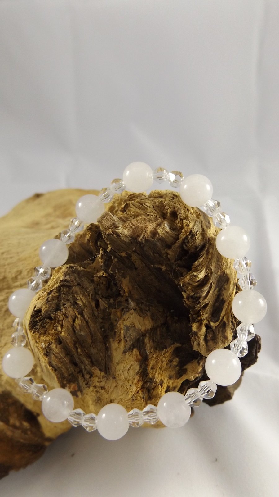 white Quartzite stretch bracelet with crystals