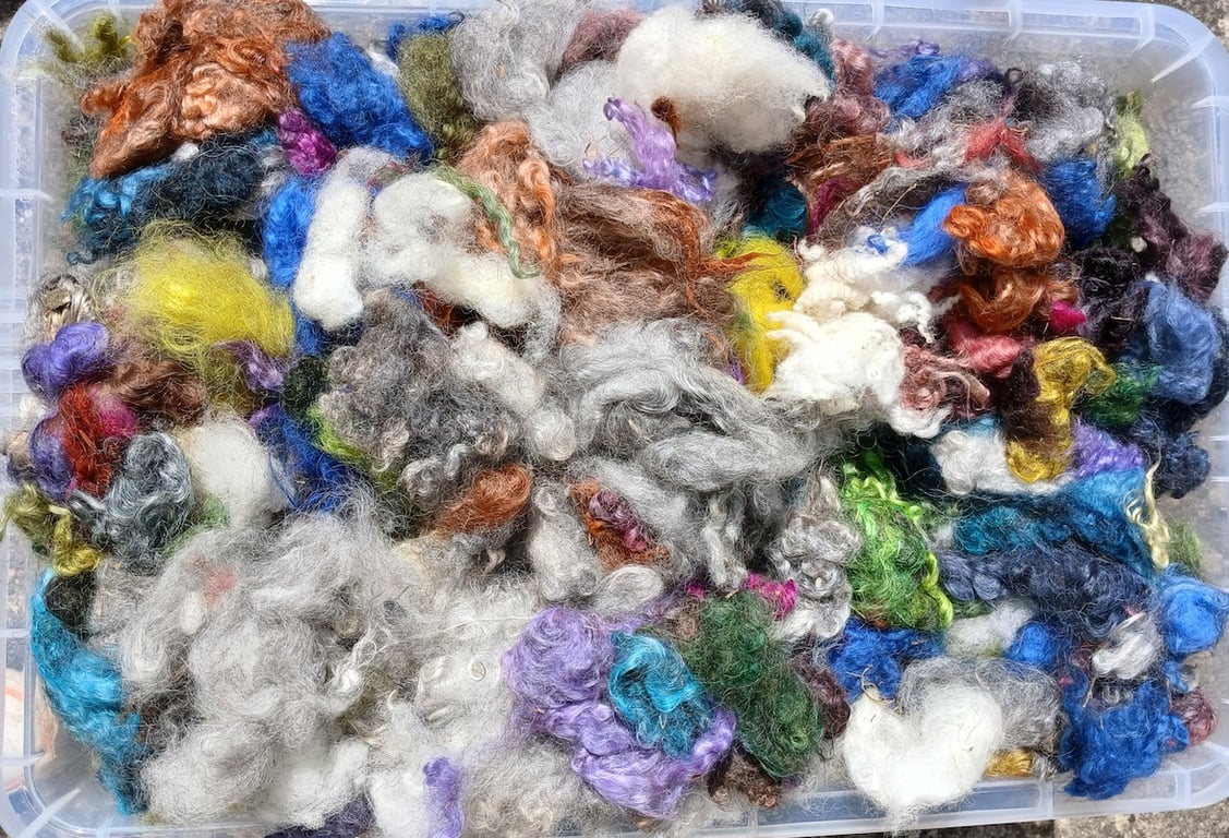 Perfectly imperfect 50g mixed bag of fleece and curls