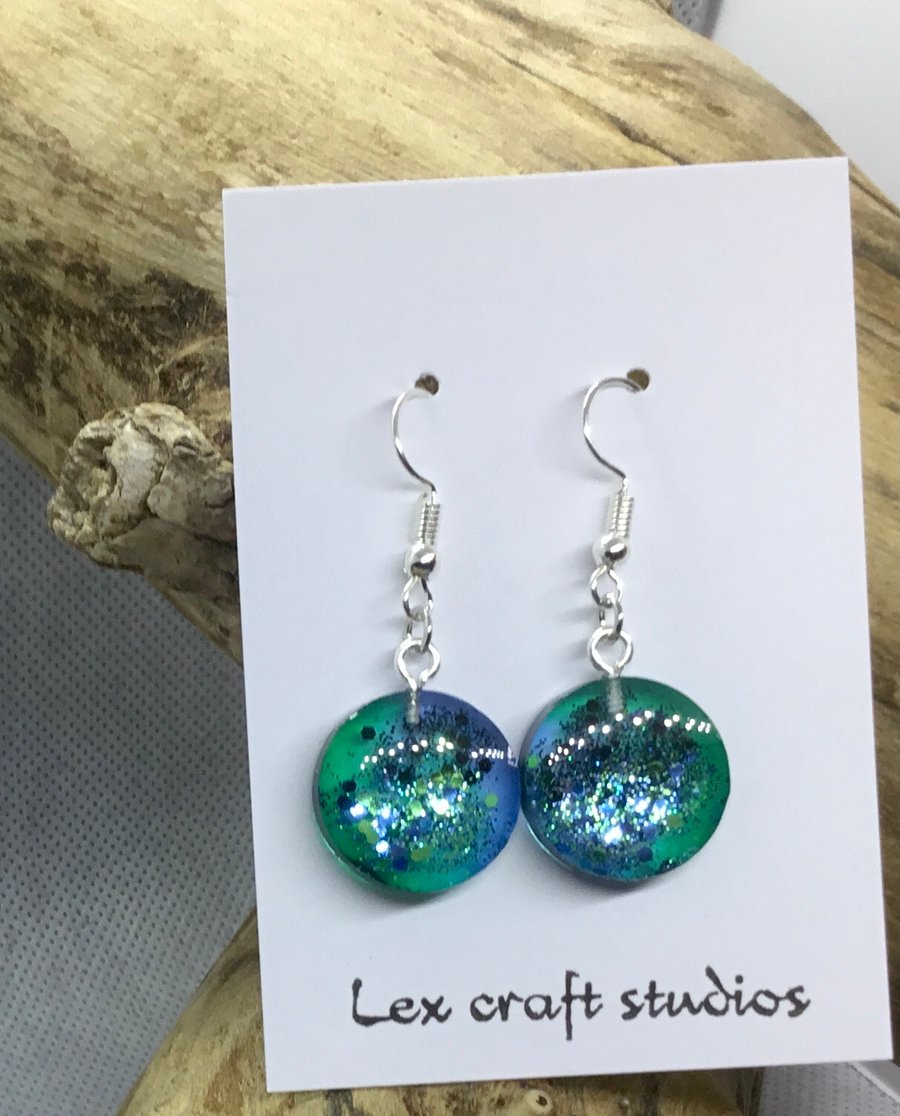 Blue and green small circles 