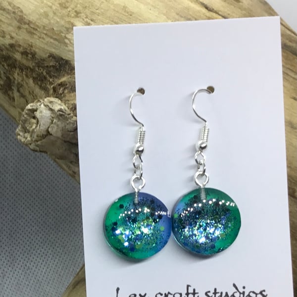 Blue and green small circles 