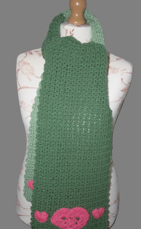Pretty Crochet Heart Scarf 